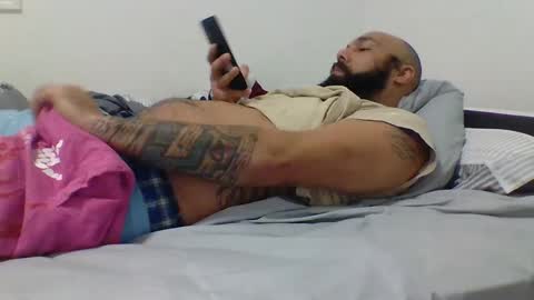 Snapshot of mr8plus chatting on January 6, 2:26 am Mr8 online show from January 6, 2:26 am