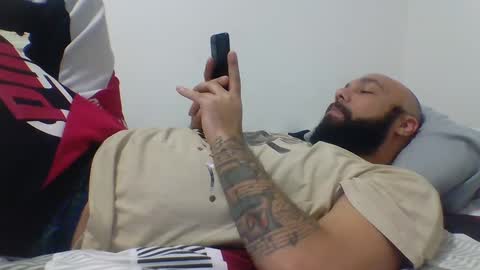 Snapshot of mr8plus chatting on January 16, 1:06 am Mr8 online show from January 16, 1:06 am