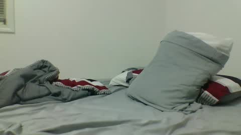 Snapshot of mr8plus chatting on January 29, 12:43 am Mr8 online show from January 29, 12:43 am