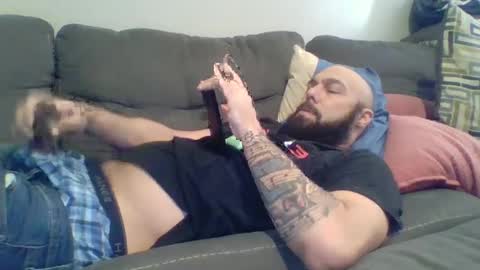 Snapshot of mr8plus chatting on February 28, 10:06 pm Mr8 online show from February 28, 10:06 pm