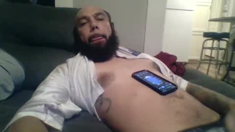 Snapshot of mr8plus chatting on December 14, 12:27 am Mr8 online show from December 14, 12:27 am