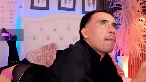 Snapshot of mr_aronnn chatting on October 27, 2:59 am Aaron. online show from October 27, 2:59 am