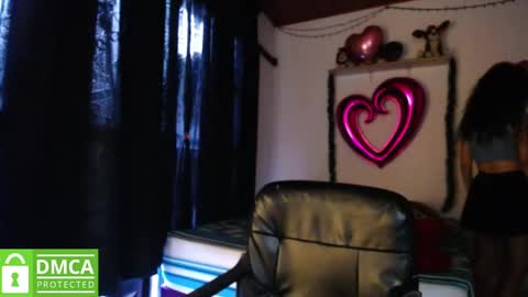 Snapshot of mr_mrscurie chatting on December 13, 9:52 pm Mr Mrs Curie online show from December 13, 9:52 pm