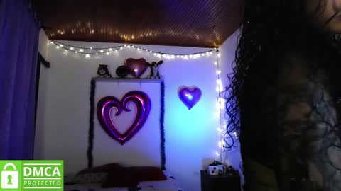 Snapshot of mr_mrscurie chatting on December 28, 11:59 pm Mr Mrs Curie online show from December 28, 11:59 pm