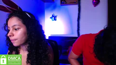 Snapshot of mr_mrscurie chatting on January 5, 10:19 pm Mr Mrs Curie online show from January 5, 10:19 pm