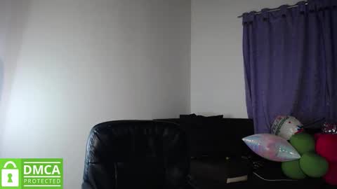 Snapshot of mr_mrscurie chatting on November 11, 12:21 am Mr Mrs Curie online show from November 11, 12:21 am