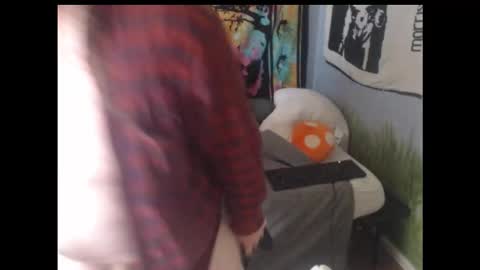 Snapshot of mr_strawberry chatting on October 25, 5:51 pm mr_strawberry online show from October 25, 5:51 pm