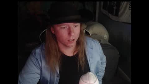 Snapshot of mr_strawberry chatting on October 27, 2:48 am mr_strawberry online show from October 27, 2:48 am