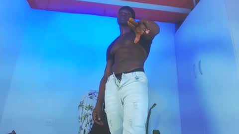 Snapshot of mrbyronstallion chatting on November 15, 4:21 am byron online show from November 15, 4:21 am