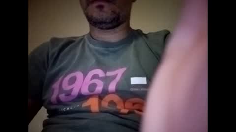 Snapshot of mreumesmo chatting on December 29, 5:21 am Mrme online show from December 29, 5:21 am