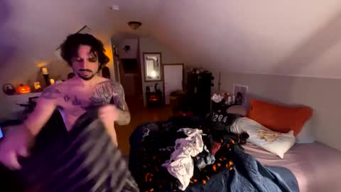 Snapshot of mrfanceypants chatting on October 6, 6:11 am mrfanceypants online show from October 6, 6:11 am