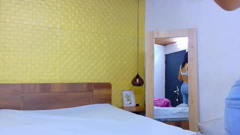 mrs_buttocks online show from February 22, 1:46 pm