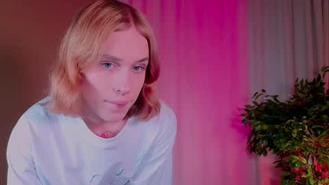 Snapshot of mrs_mills chatting on October 1, 5:57 am Barbie online show from October 1, 5:57 am