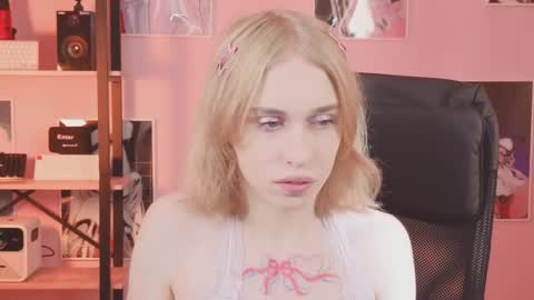 Snapshot of mrs_mills chatting on October 3, 6:32 am Barbie online show from October 3, 6:32 am