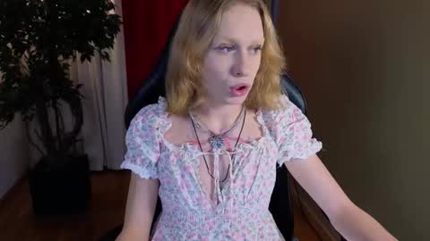 Snapshot of mrs_mills chatting on November 21, 10:25 am Barbie online show from November 21, 10:25 am