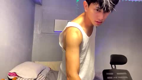 Snapshot of mrshawn95 chatting on November 24, 4:51 pm shawn online show from November 24, 4:51 pm