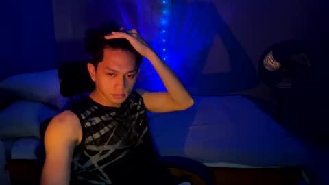 Snapshot of mrshawn95 chatting on December 14, 8:24 pm shawn online show from December 14, 8:24 pm