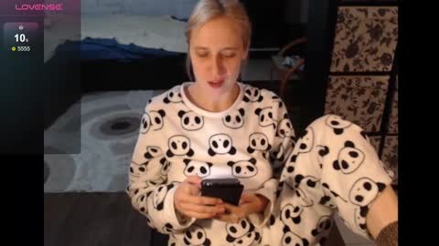 Sasha online show from December 1, 6:52 pm