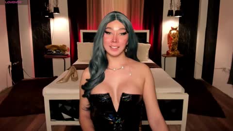 Snapshot of ms_lhaydeebunny chatting on December 18, 4:09 am Evon online show from December 18, 4:09 am