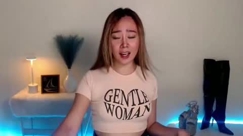 Snapshot of ms_lhaydeebunny chatting on September 21, 2:02 am Evon online show from September 21, 2:02 am