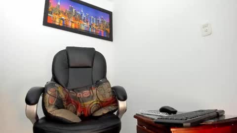 Snapshot of ms_lunarose chatting on October 26, 1:11 am ms_lunarose online show from October 26, 1:11 am