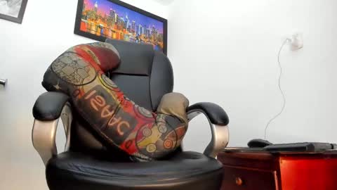 Snapshot of ms_lunarose chatting on October 27, 11:20 pm ms_lunarose online show from October 27, 11:20 pm