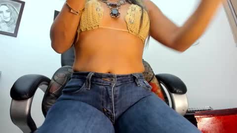 Snapshot of ms_lunarose chatting on November 7, 2:00 am ms_lunarose online show from November 7, 2:00 am