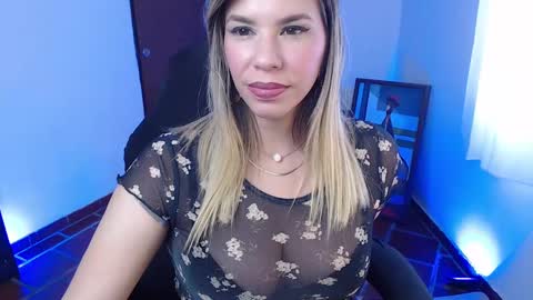 Snapshot of ms_sofiax chatting on February 13, 6:59 pm Sofia online show from February 13, 6:59 pm