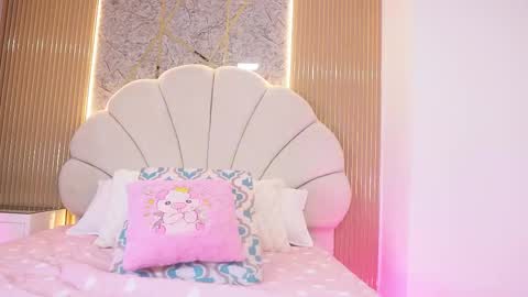 Manuela  online show from November 7, 3:06 am