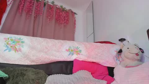 Snapshot of msschloee chatting on October 6, 11:02 pm Chloe new account online show from October 6, 11:02 pm