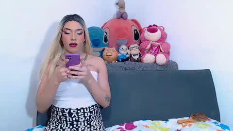 Aaron  And Alex online show from December 8, 4:25 am