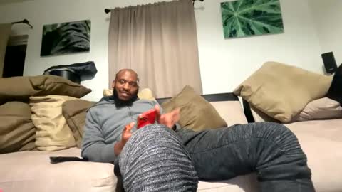 Snapshot of mt_visuals chatting on January 8, 1:42 am mt visuals online show from January 8, 1:42 am