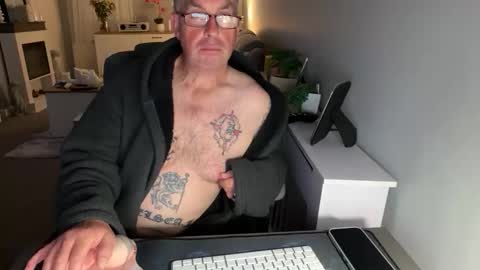 Snapshot of mtb1697 chatting on September 15, 9:26 pm mtb1697 online show from September 15, 9:26 pm