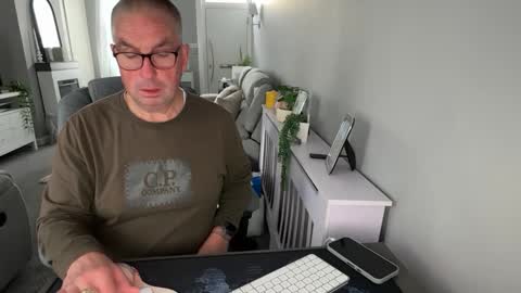 Snapshot of mtb1697 chatting on October 4, 3:10 pm mtb1697 online show from October 4, 3:10 pm