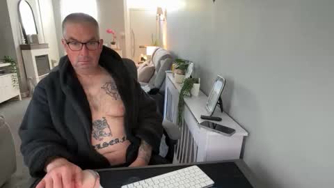 Snapshot of mtb1697 chatting on October 9, 9:29 am mtb1697 online show from October 9, 9:29 am