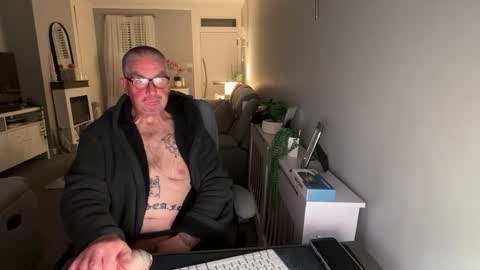 Snapshot of mtb1697 chatting on November 9, 11:36 pm mtb1697 online show from November 9, 11:36 pm