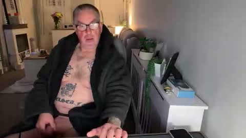 Snapshot of mtb1697 chatting on November 22, 1:37 am mtb1697 online show from November 22, 1:37 am