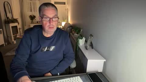 Snapshot of mtb1697 chatting on December 4, 11:02 pm mtb1697 online show from December 4, 11:02 pm