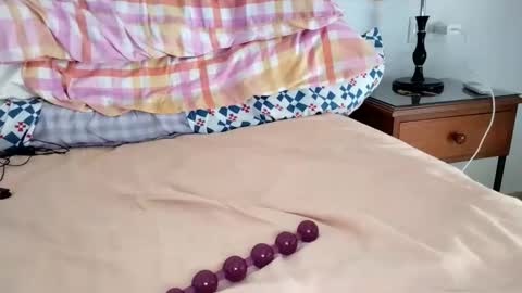 Laly online show from September 18, 8:05 am