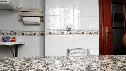 Laly online show from September 25, 8:18 am