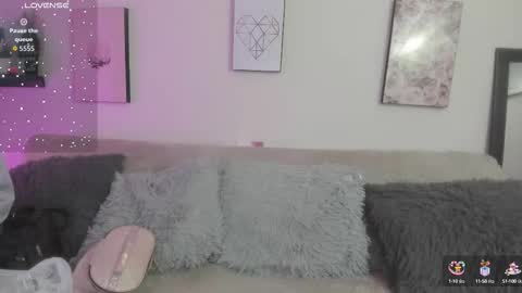 muriell_69 online show from October 27, 9:19 pm