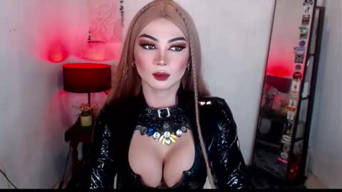 Snapshot of murphy_bitches chatting on November 16, 7:08 pm MURPHY online show from November 16, 7:08 pm