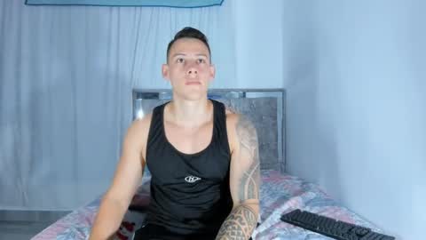 Snapshot of muscle_king_cum chatting on January 28, 12:32 pm muscle_king_cum online show from January 28, 12:32 pm