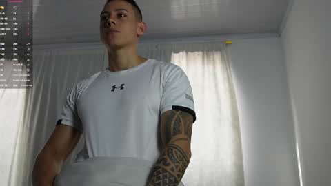 Snapshot of muscle_king_cum chatting on October 22, 12:38 pm muscle_king_cum online show from October 22, 12:38 pm