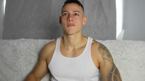 Snapshot of muscle_king_cum chatting on November 4, 4:17 pm muscle_king_cum online show from November 4, 4:17 pm