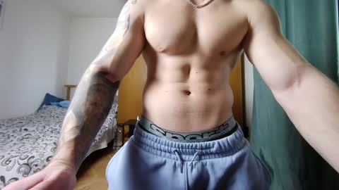 Snapshot of muslejoker chatting on January 24, 10:11 am musle joker online show from January 24, 10:11 am