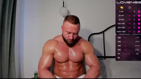 Snapshot of musscle_king chatting on December 7, 9:50 am Artemius online show from December 7, 9:50 am