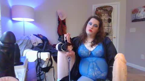 Snapshot of mxsissycharlotte chatting on December 9, 8:23 pm Mx Charlotte online show from December 9, 8:23 pm
