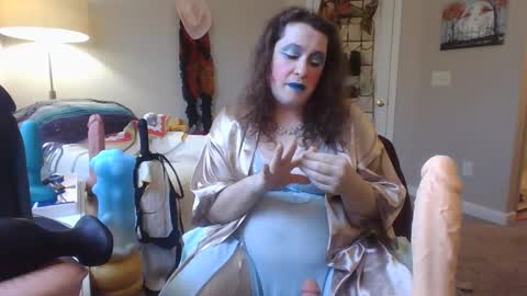 Snapshot of mxsissycharlotte chatting on February 10, 5:52 pm Mx Charlotte online show from February 10, 5:52 pm