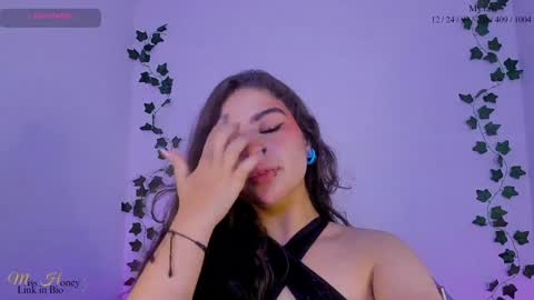 Snapshot of mxsshoney chatting on December 29, 10:01 am Sara IG online show from December 29, 10:01 am